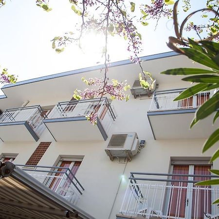 Hotel Astoria Riccione Luaran gambar