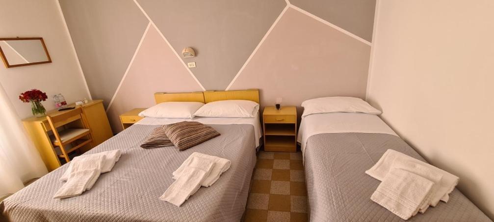 Hotel Astoria Riccione Luaran gambar