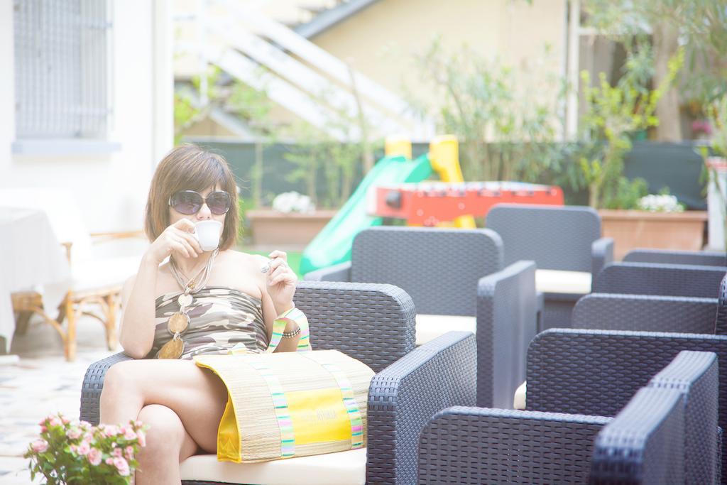 Hotel Astoria Riccione Luaran gambar